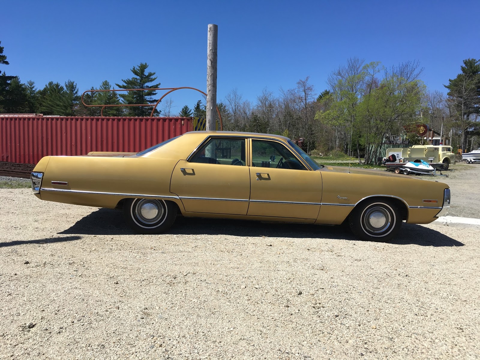 autoliterate: 1972 Chrysler Newport Royal