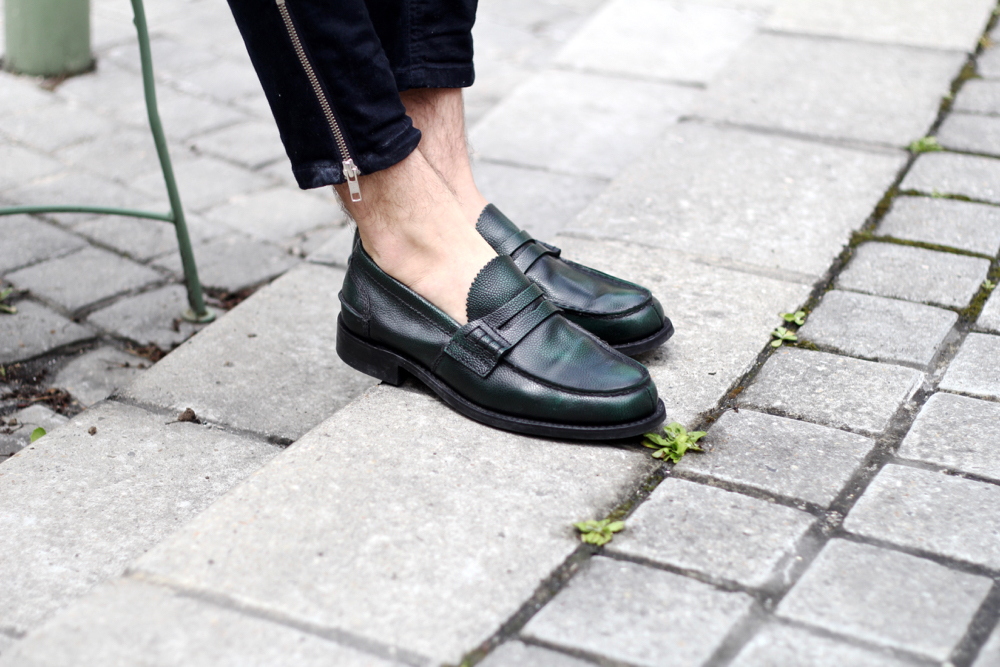 BLOG-MODE-HOMME-style-masculin-gshock-casio-montre-silicone-luxe-chrono-rains-sac-mocassin-churchs-zip-jeans-mec-bordeaux-paris-minimal-été