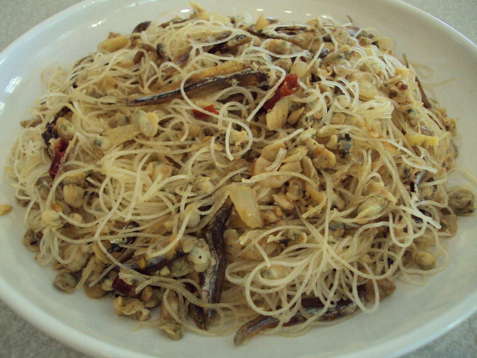 SAMBAL CLAM IKAN BILIS FRIED BEE HOON