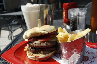 @InstaMag - Do you frequently have meals at a restaurant? Beware, you may struggle to control your food budget since people who dine out frequently frequent-dining-out-may-dent-your-food-budget
