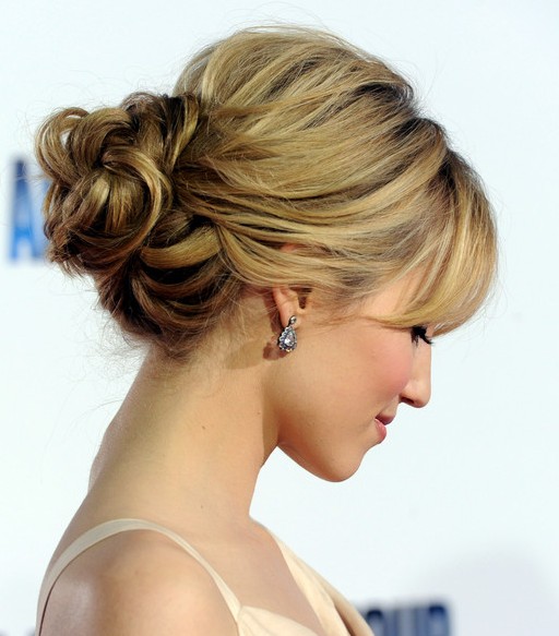 45 Elegant Loose Updo Hairstyles Hairstylo Dianna Agron Loose Bun Updo