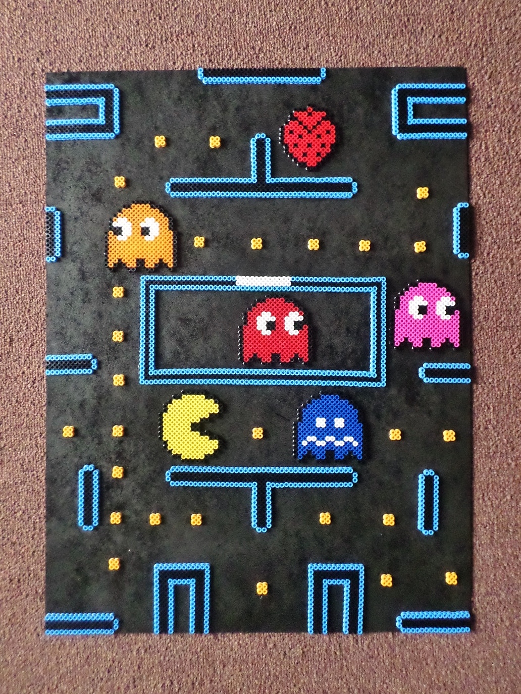 long-black-fingers-framed-pac-man-perler