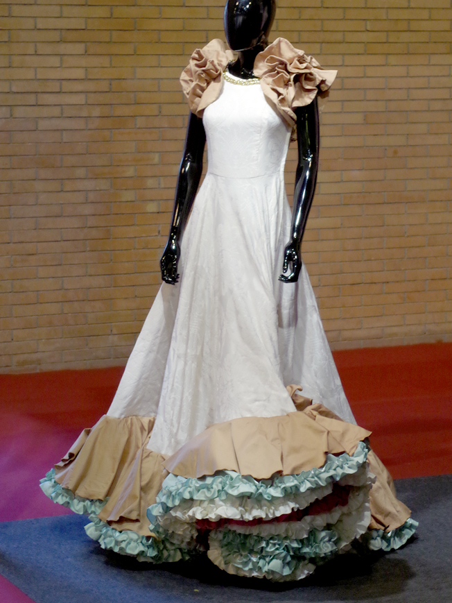 Traje de flamenca inspiración antigua