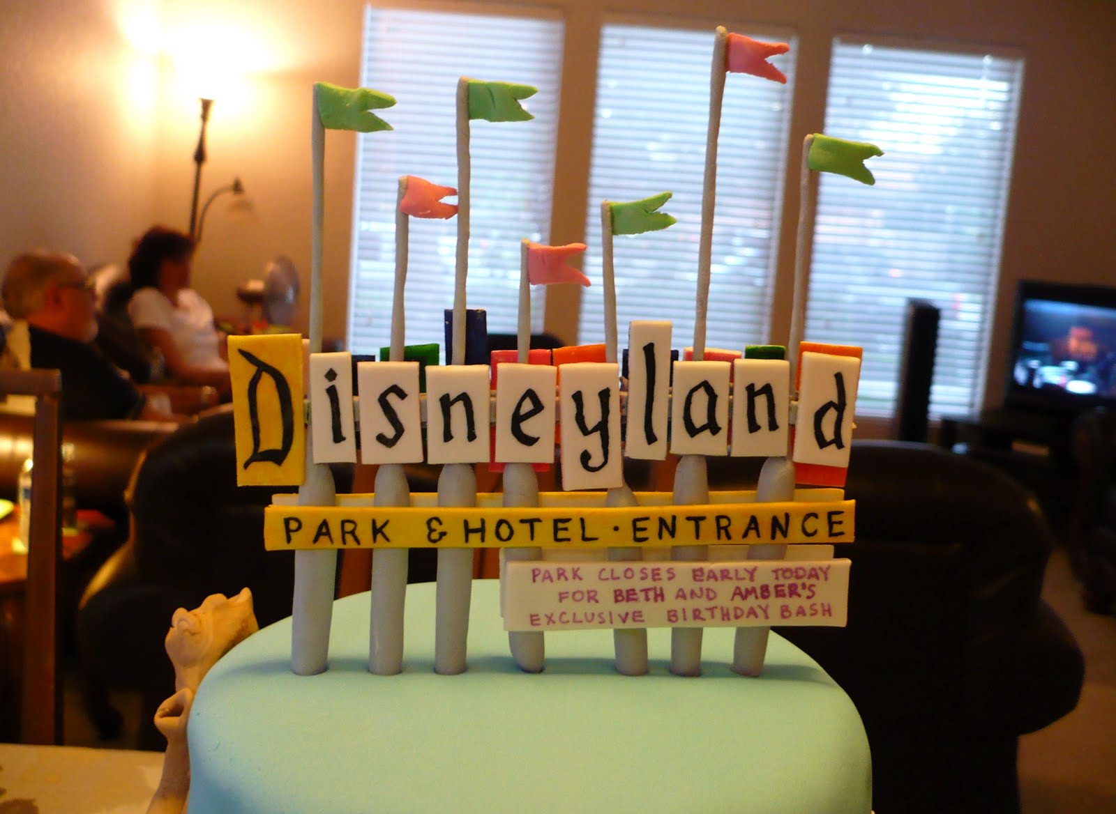 The Wright Report DISNEYLAND CAKE!