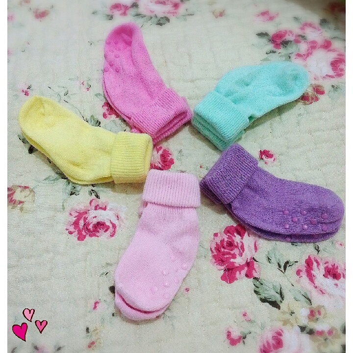 BEBEK ALIŞVERİŞİ ÇORAP *** bircanın renkli dünyası