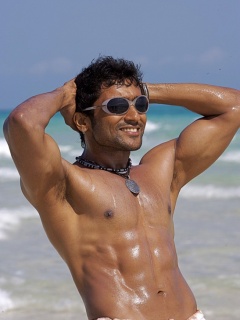 surya+in+Ayan+%25283%2529.jpg