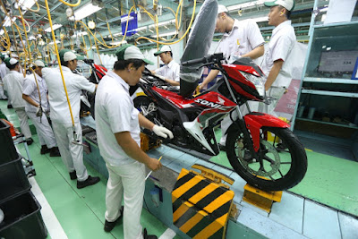 Proses Perakitan New Honda Sonic 150R Proses Perakitan New Honda Sonic 150R