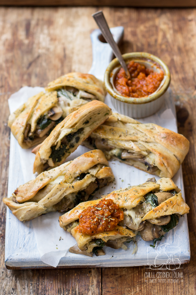 stromboli stromboli z pieczarkami i szpinakiem