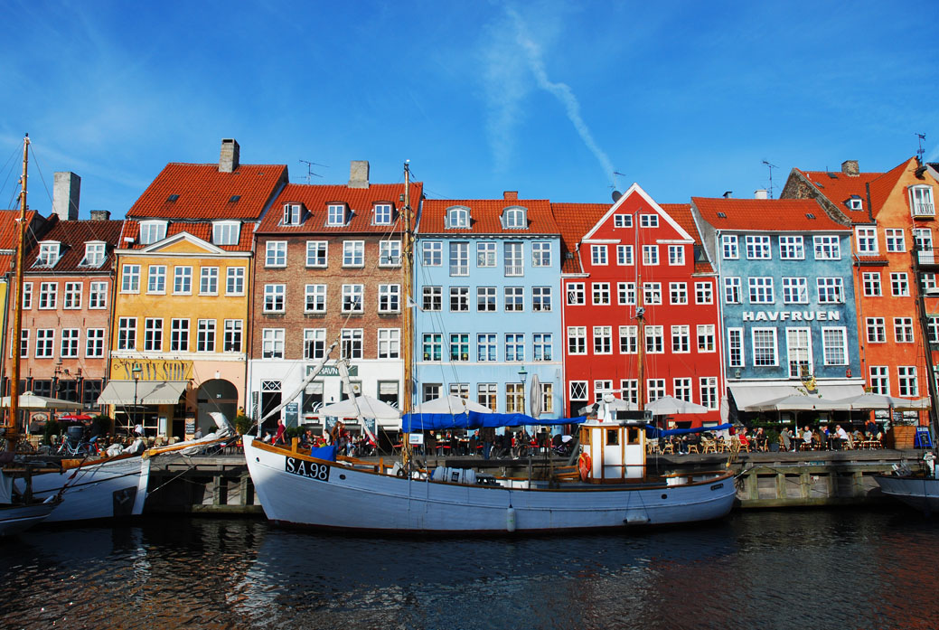 Время в копенгагене сейчас. Копенгаген фото. Туристические города в Дании.