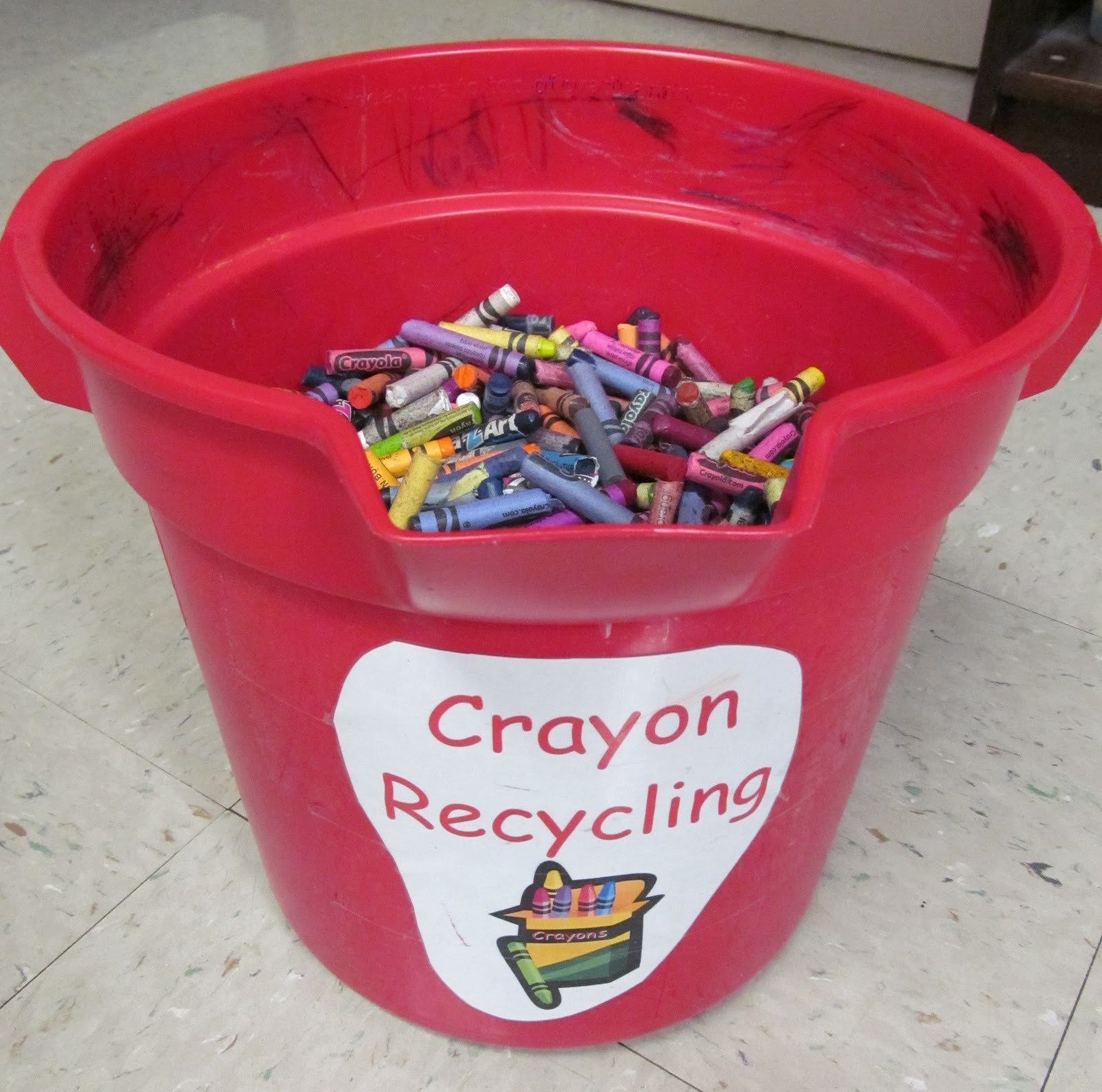 2 Happy Teachers We Recycle Crayons!