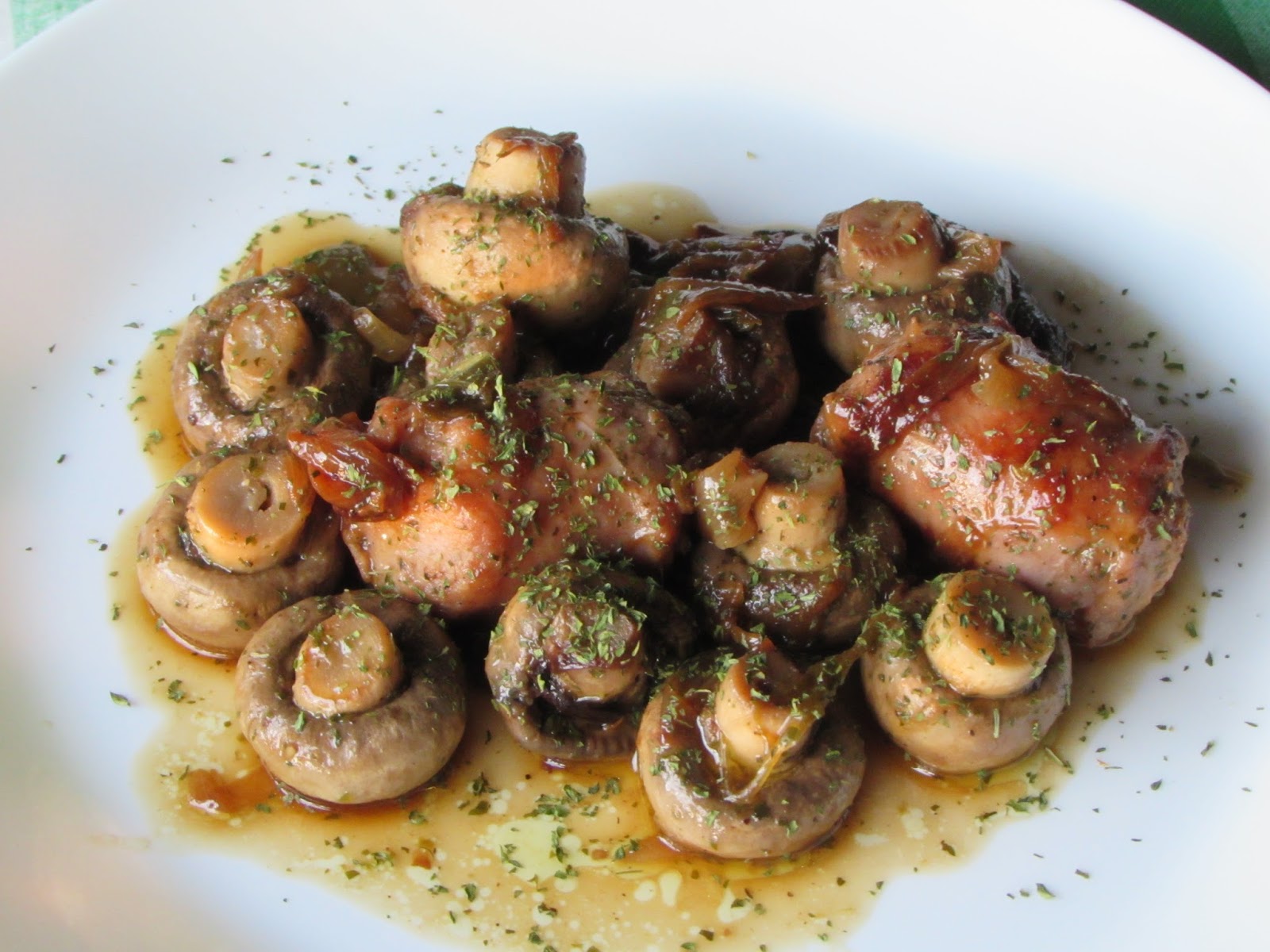 Cuinar a casa Botifarra amb xampinyons