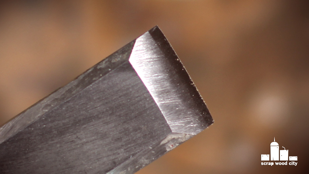 scrap wood city Sharpening a chisel with the angle grinder Quick and