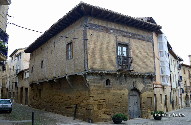 La casona, plaza de España, Briones