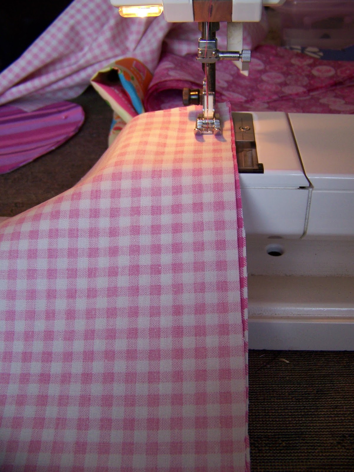 A Pretty Talent Blog Make a Round Scatter Cushion