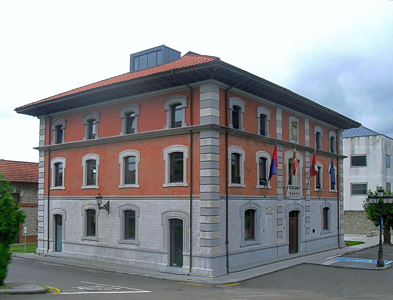 la ciudad habla CASA CONSISTORIAL DE MEDIO CUDEYO