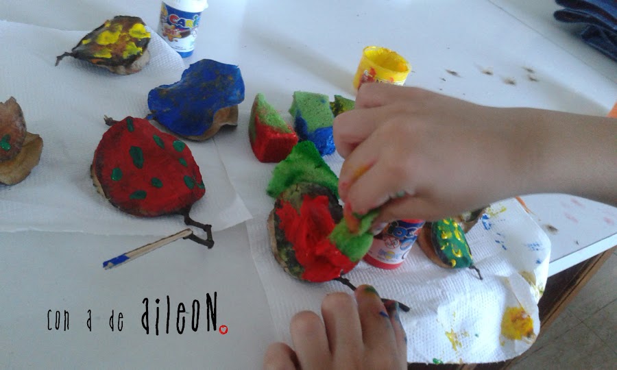 pintar jacaranda fruto tempera acrilico esponja niños