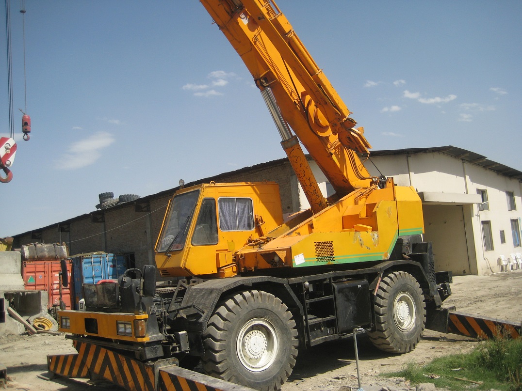 Asphalt Pavers For Sale >> RAFIQ BROTHERS : Tadano 25 Ton Rough Terrian Crane for ... Asphalt Pavers For Sale >> RAFIQ BROTHERS : Tadano 25 Ton Rough Terrian Crane for ...