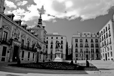 Plaza de la Villa (Madrid, España) by Guillermo Aldaya / AldayaPhoto
