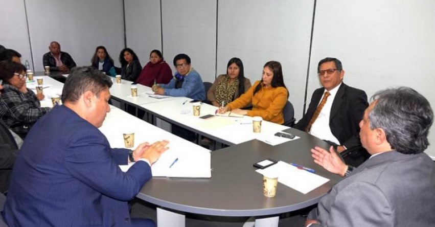 MINEDU se reúne con auxiliares del sector Educación - www.minedu.gob.pe MINEDU se reúne con auxiliares del sector Educación - www.minedu.gob.pe
