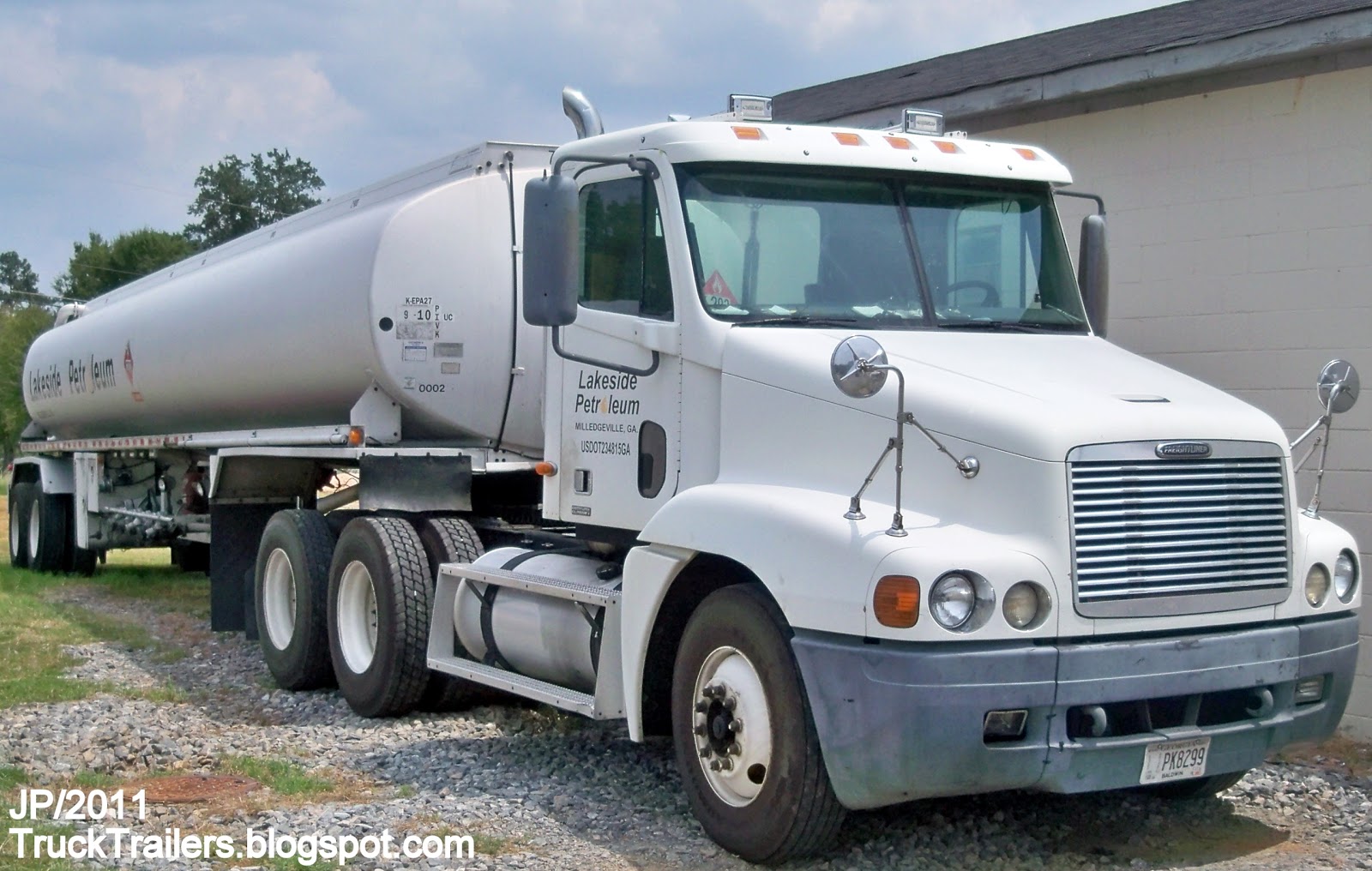 TRUCK TRAILER Transport Express Freight Logistic Diesel Mack Peterbilt