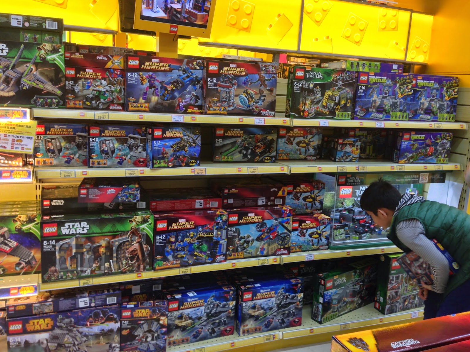 My Life Brick by Little Brick HK December 2014 Trip Review Toys 'R Us HK