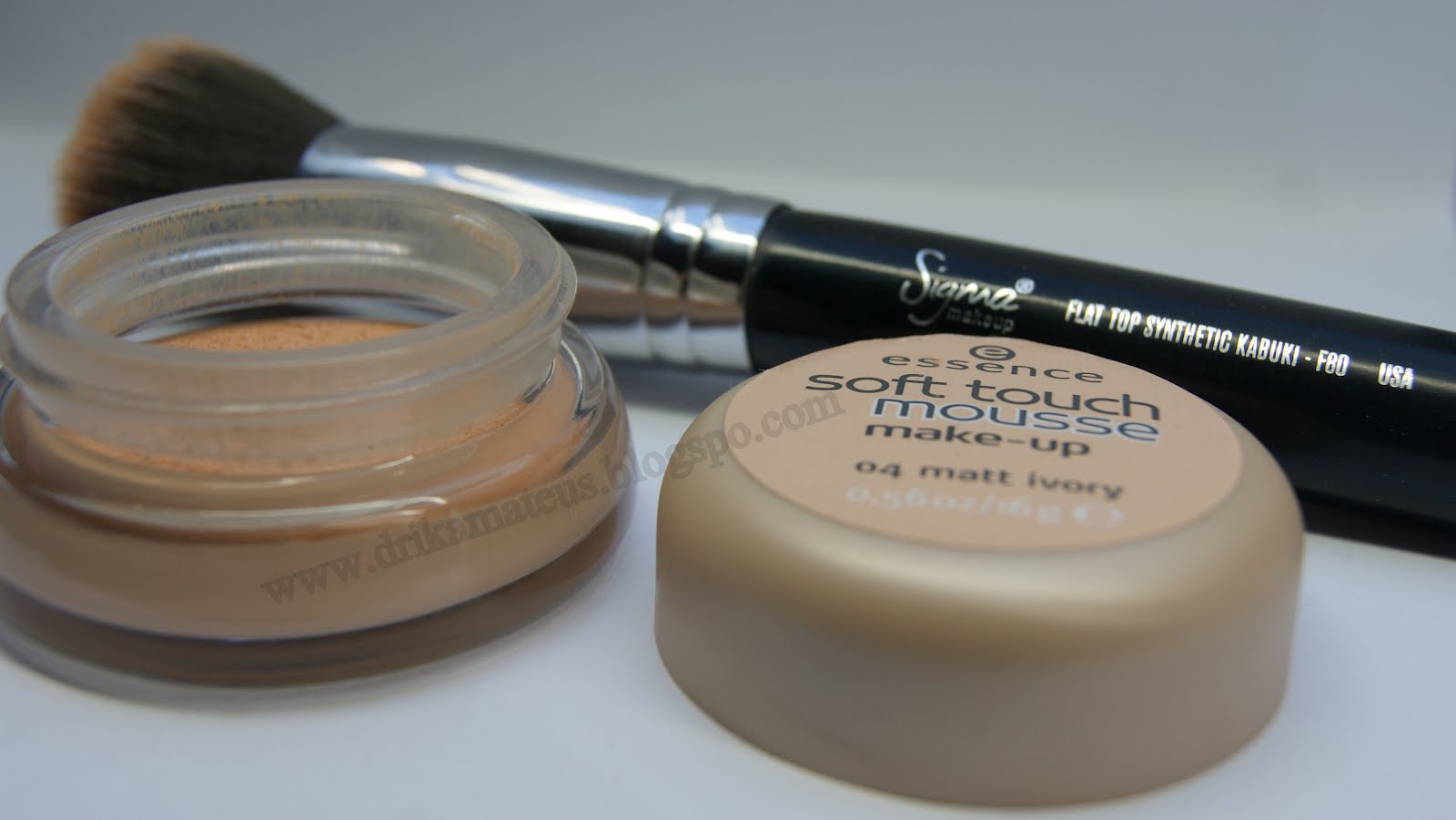 Lojinha da Drikamateus: Essence soft touch mousse make-up - base em ...