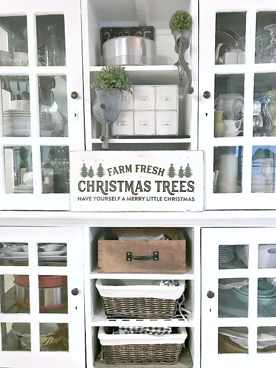 Rustic Christmas Tree Farm sign and other blog hop christmas favorites