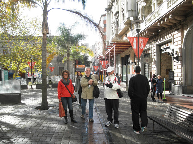 Peatonal Sarandi Montevidéo Passeio pela peatonal Sarandi Montevidéo