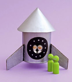 http://manualidadespararegalar.info/ideas-manualidades-con-carton-grueso/