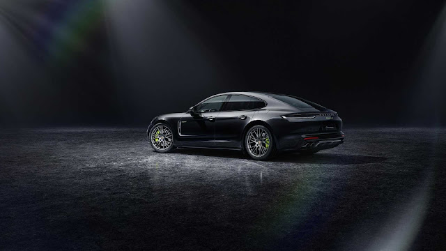 2022 Porsche Panamera Platinum Edition Debuts