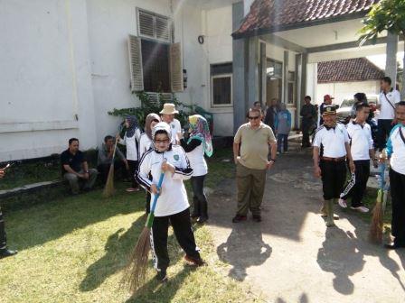 Pemkab Subang Aktifkan Kembali Program Jumat Bersih Pemkab Subang Aktifkan Kembali Program Jumat Bersih