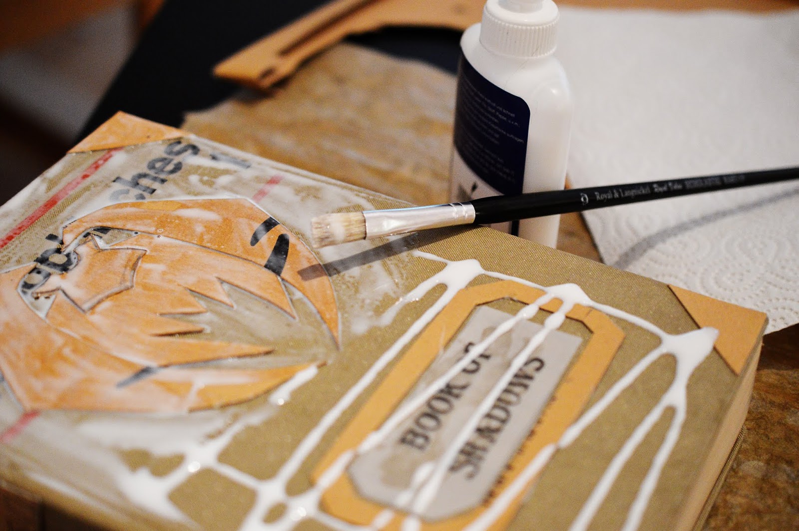 Wicked Halloween Prop DIY Papiermâché Spell Book Motte