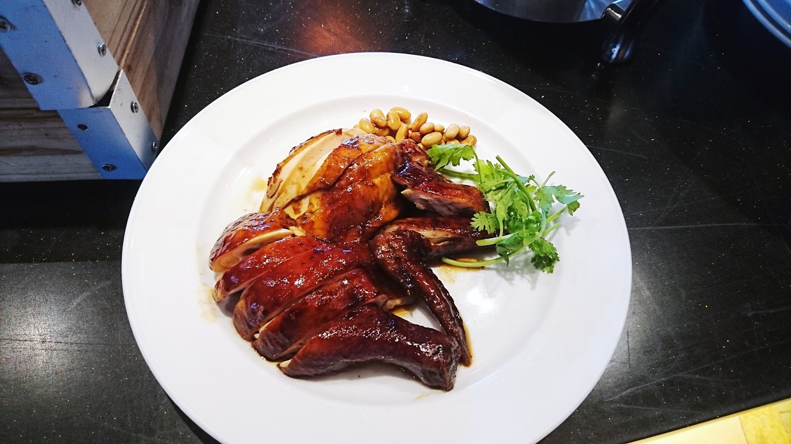 [Town Restaurant] Famed MichelinStarred Hong Kong Soy Sauce Chicken