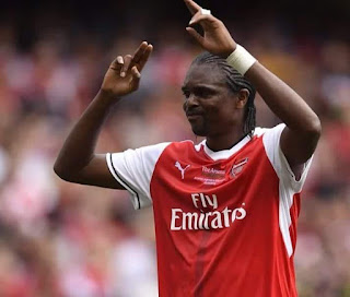 King Kanu's Hat-trick Sinks AC Milan King Kanu's Hat-trick Sinks AC Milan