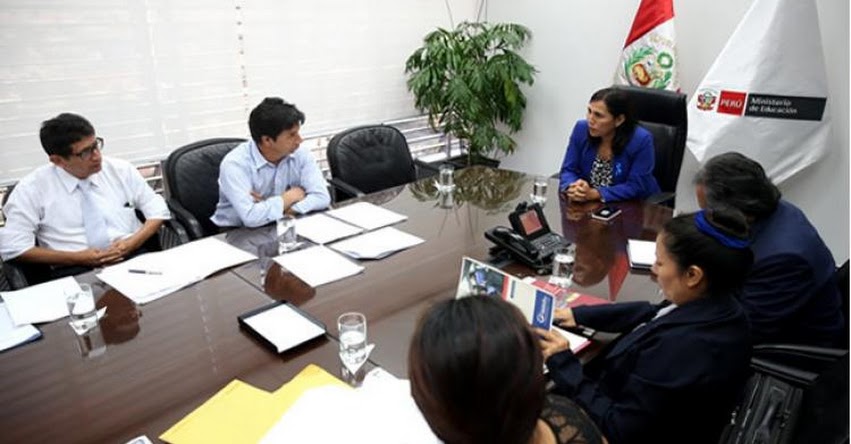 MINEDU: Ministra de Educación Flor Pablo se reúne con profesor Pedro Castillo - www.minedu.gob.pe MINEDU: Ministra de Educación Flor Pablo se reúne con profesor Pedro Castillo - www.minedu.gob.pe