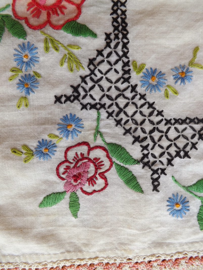 Yesteryear Embroideries: Embroidery and linens from the 1940's