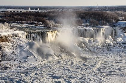 niagara-falls-in-winter