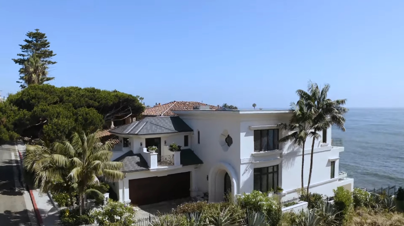 23 Photos vs. 5850 Camino de la Costa, La Jolla, CA vs. Luxury Home Interior Design Tour