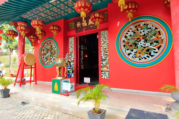 kelenteng kong miao tmii jakarta