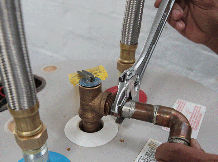 What to do if your Water Heater is Leaking? Benjamin Franklin Plumber