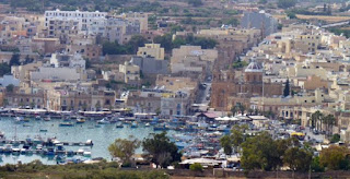 Vistas de Marsaxlokk de camino a St. Peter's Pool. Vistas de Marsaxlokk de camino a St. Peter's Pool.