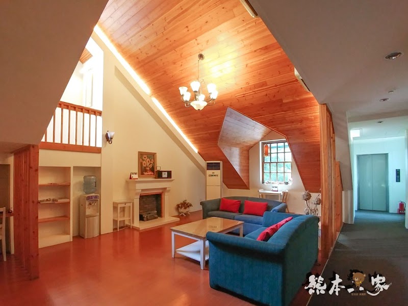 苗栗飛牛牧場親子住宿|牧場原墅家庭房|森林芬多精相伴的童趣屋