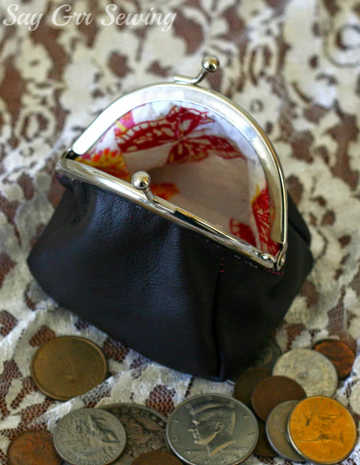 Say Grr Sewing: Leather Love Coin Purse