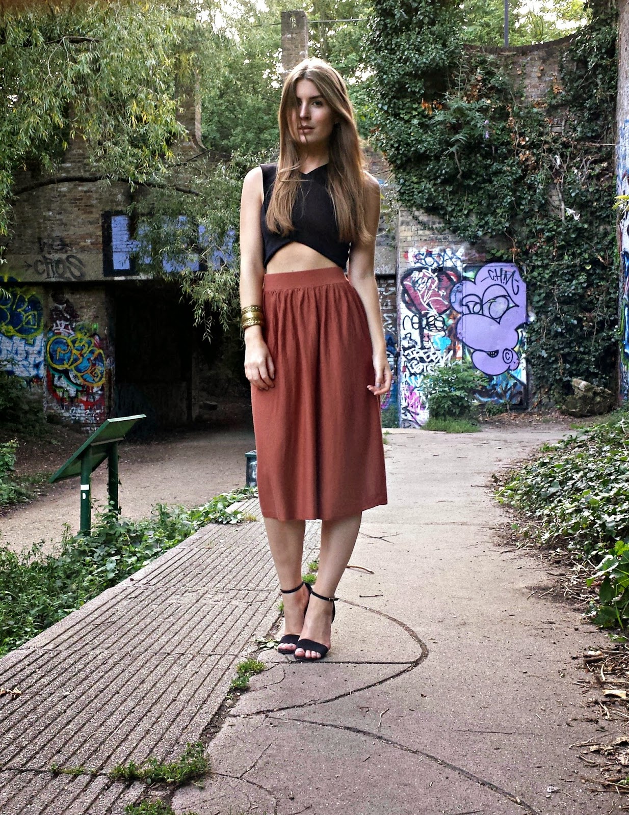 Outfit: Crop top and midi skirt | Style Trunk