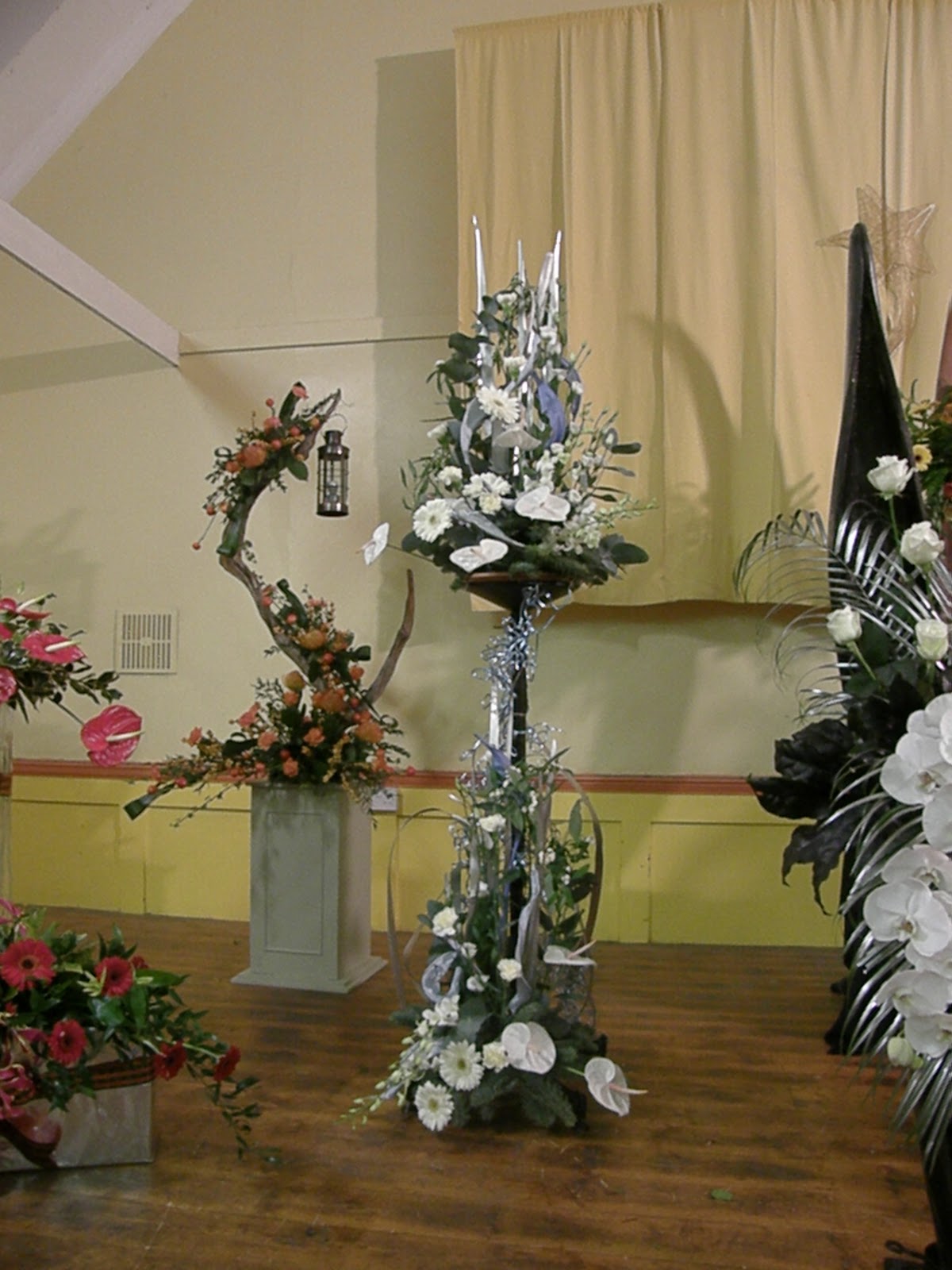 Sue's Family, Flowers and Fun Stuff Christmas Flower Arranging