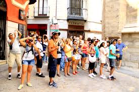LAS 10 MEJORES IDEAS DE NEGOCIO EN EL RAMO TURISTICO, VIAJES, HOTELES Y RESTAURANTES LAS 10 MEJORES IDEAS DE NEGOCIO EN EL RAMO TURISTICO, VIAJES, HOTELES Y RESTAURANTES