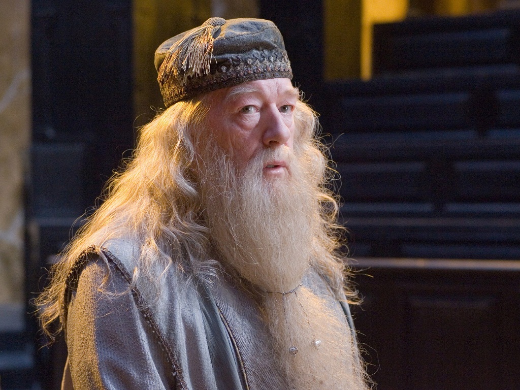 Autora de Harry Potter responde a fã que diz não ser capaz de ver Dumbledore como gay Autora de Harry Potter responde a fã que diz não ser capaz de ver Dumbledore como gay