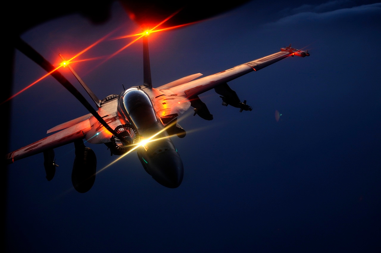 F-18 Hornet of US Navy Air Refueling Aircraft Wallpaper 4029 - AERONEF.NET