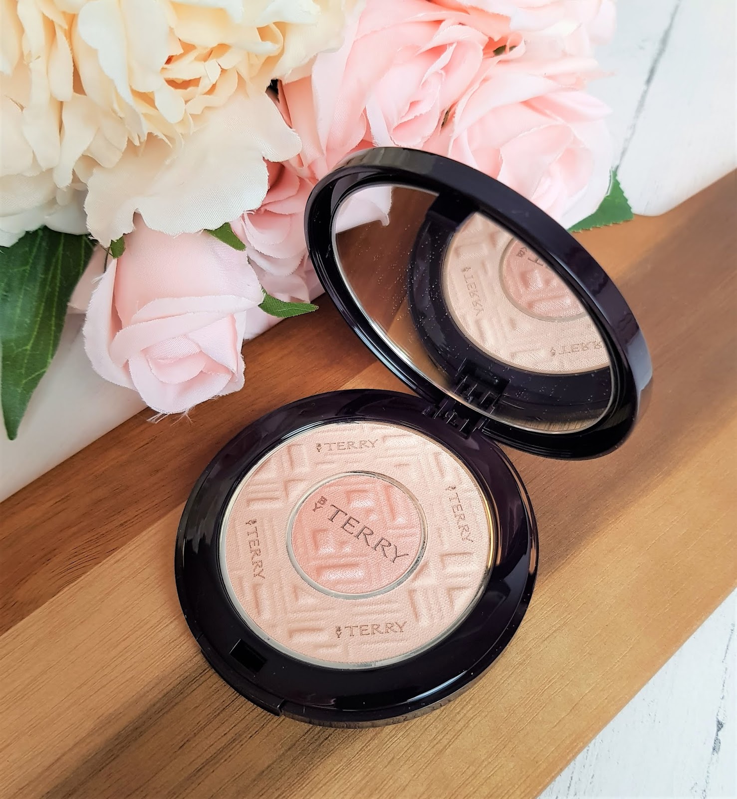 By Terry Compact-Expert Dual Powder by PerfumeClick.co.uk By Terry Compact-Expert Dual Powder by PerfumeClick.co.uk