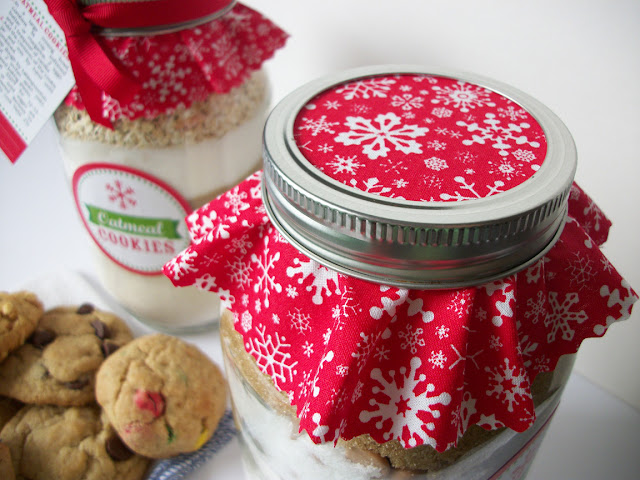 Christmas cookie mix in a jar
